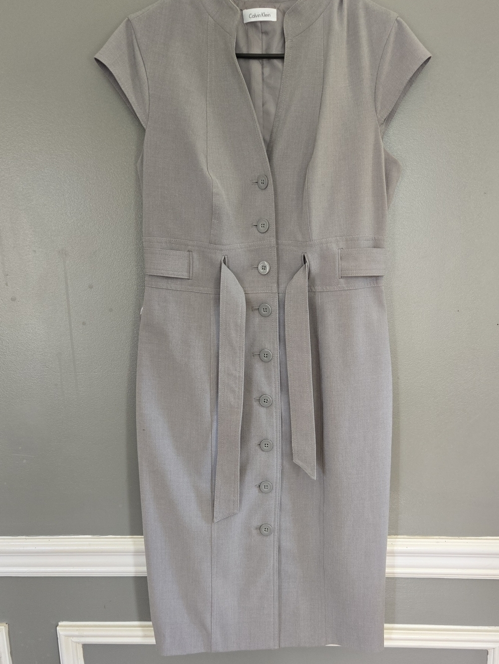 Calvin Klein Light Gray Cap-Sleeve Button-Front Sheath Dress